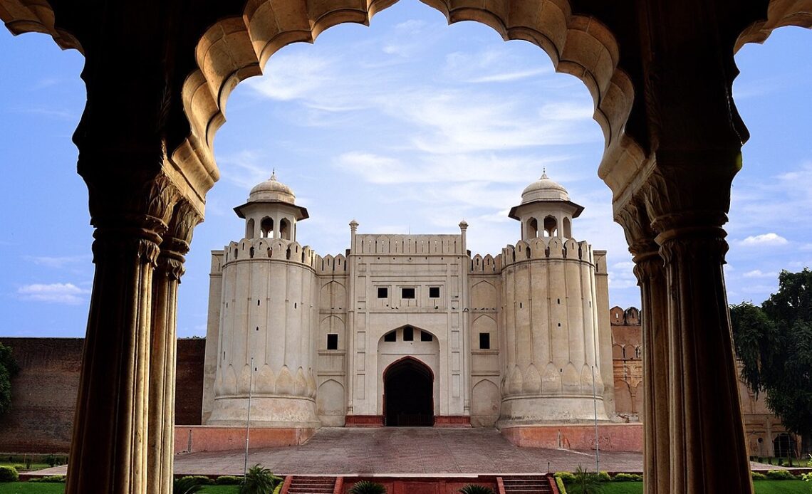 Exploring the Magnificent Lahore Fort aka Shahi Qila: A Mesmerizing Journey